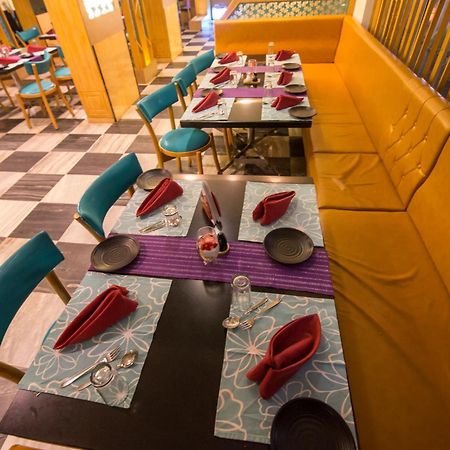 Hotel Aryaas Palayankottai Екстериор снимка