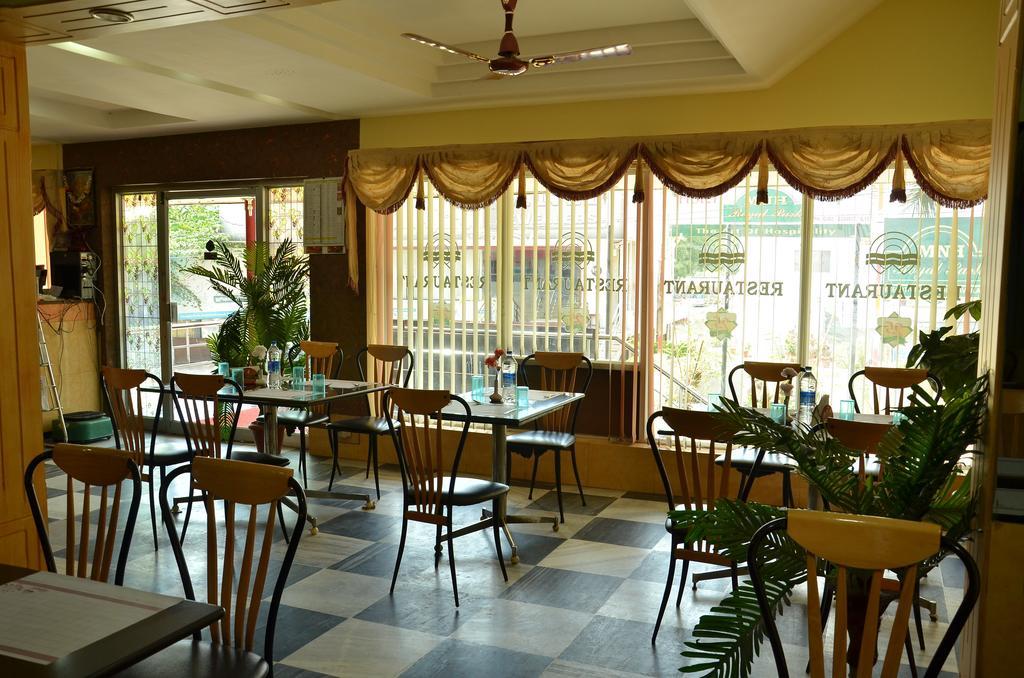 Hotel Aryaas Palayankottai Екстериор снимка