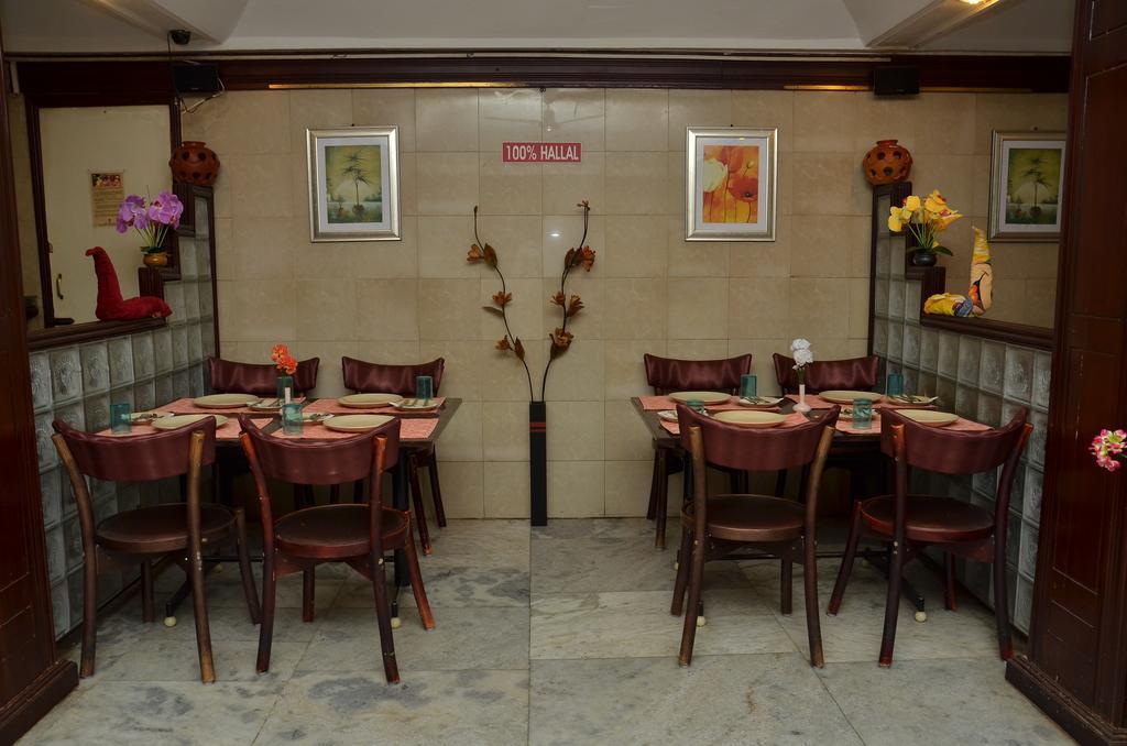 Hotel Aryaas Palayankottai Екстериор снимка