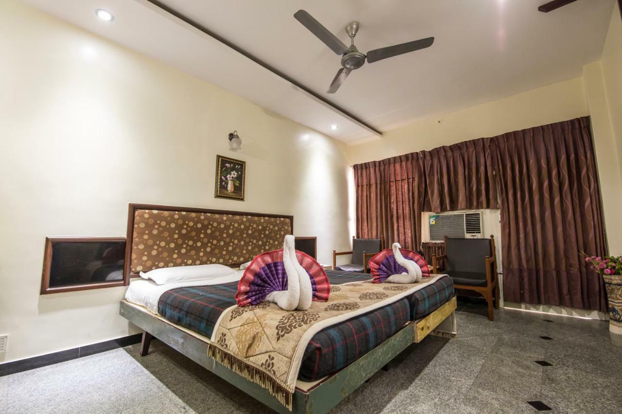 Hotel Aryaas Palayankottai Екстериор снимка