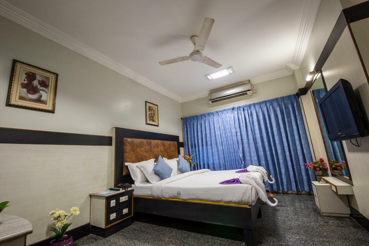 Hotel Aryaas Palayankottai Екстериор снимка
