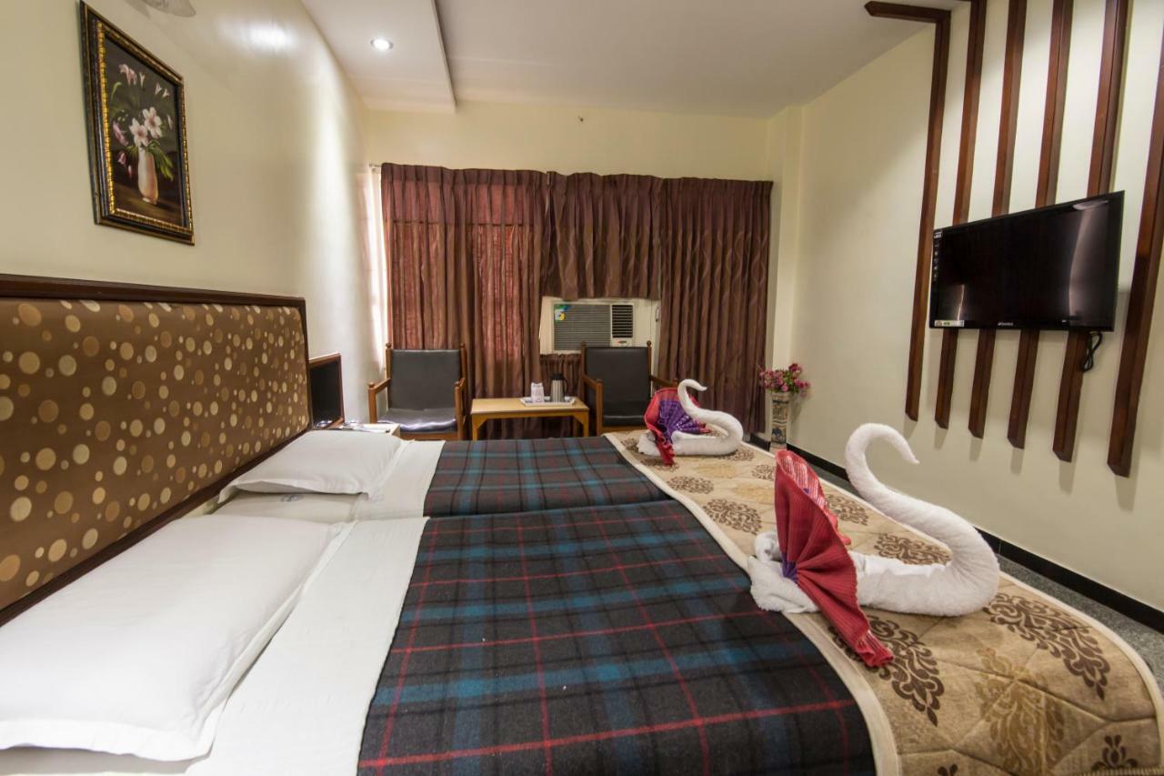 Hotel Aryaas Palayankottai Екстериор снимка