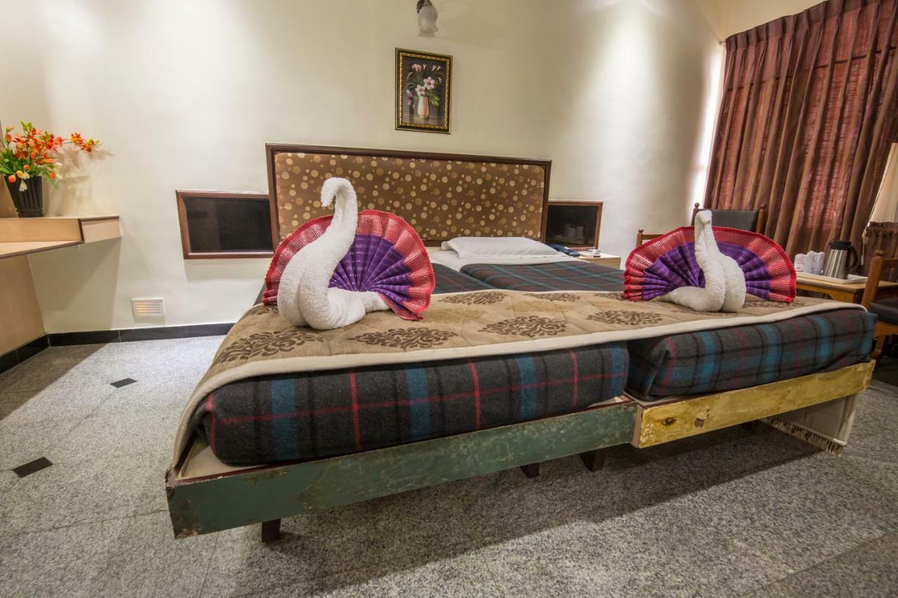 Hotel Aryaas Palayankottai Екстериор снимка