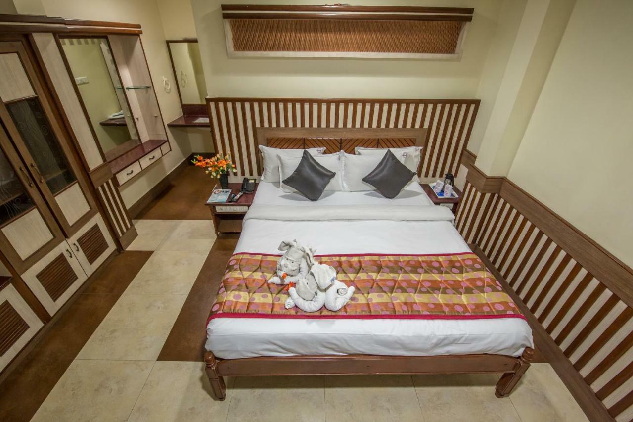 Hotel Aryaas Palayankottai Екстериор снимка
