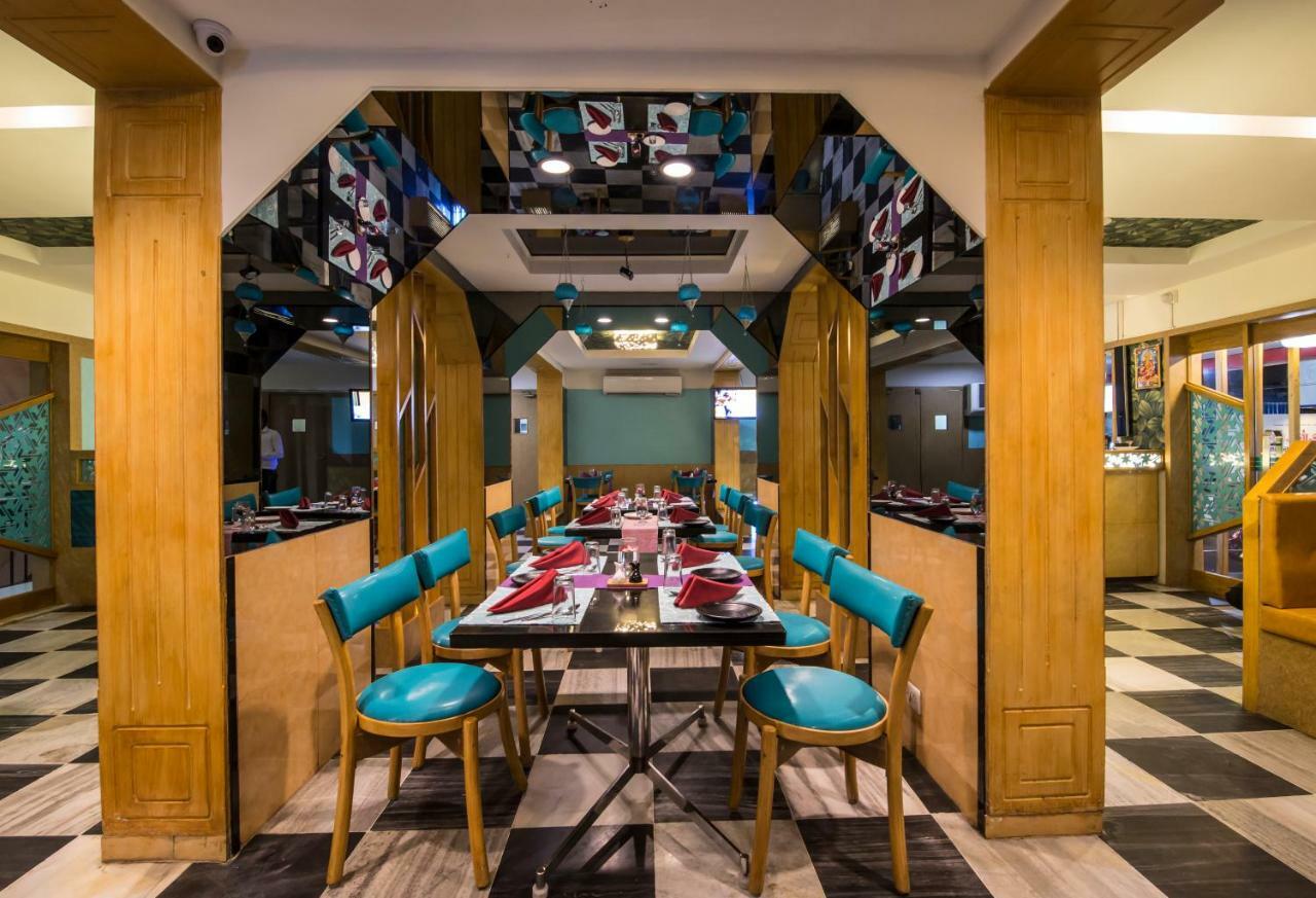 Hotel Aryaas Palayankottai Екстериор снимка