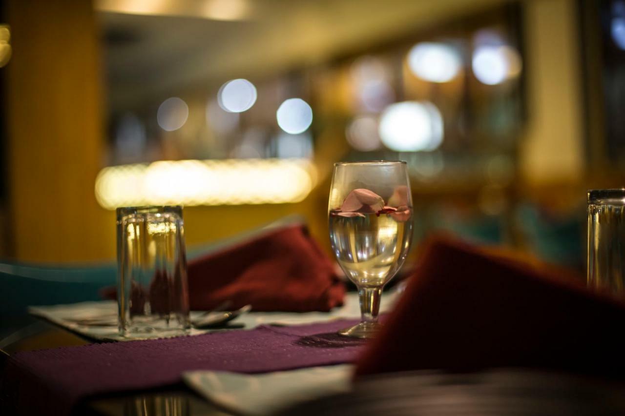 Hotel Aryaas Palayankottai Екстериор снимка