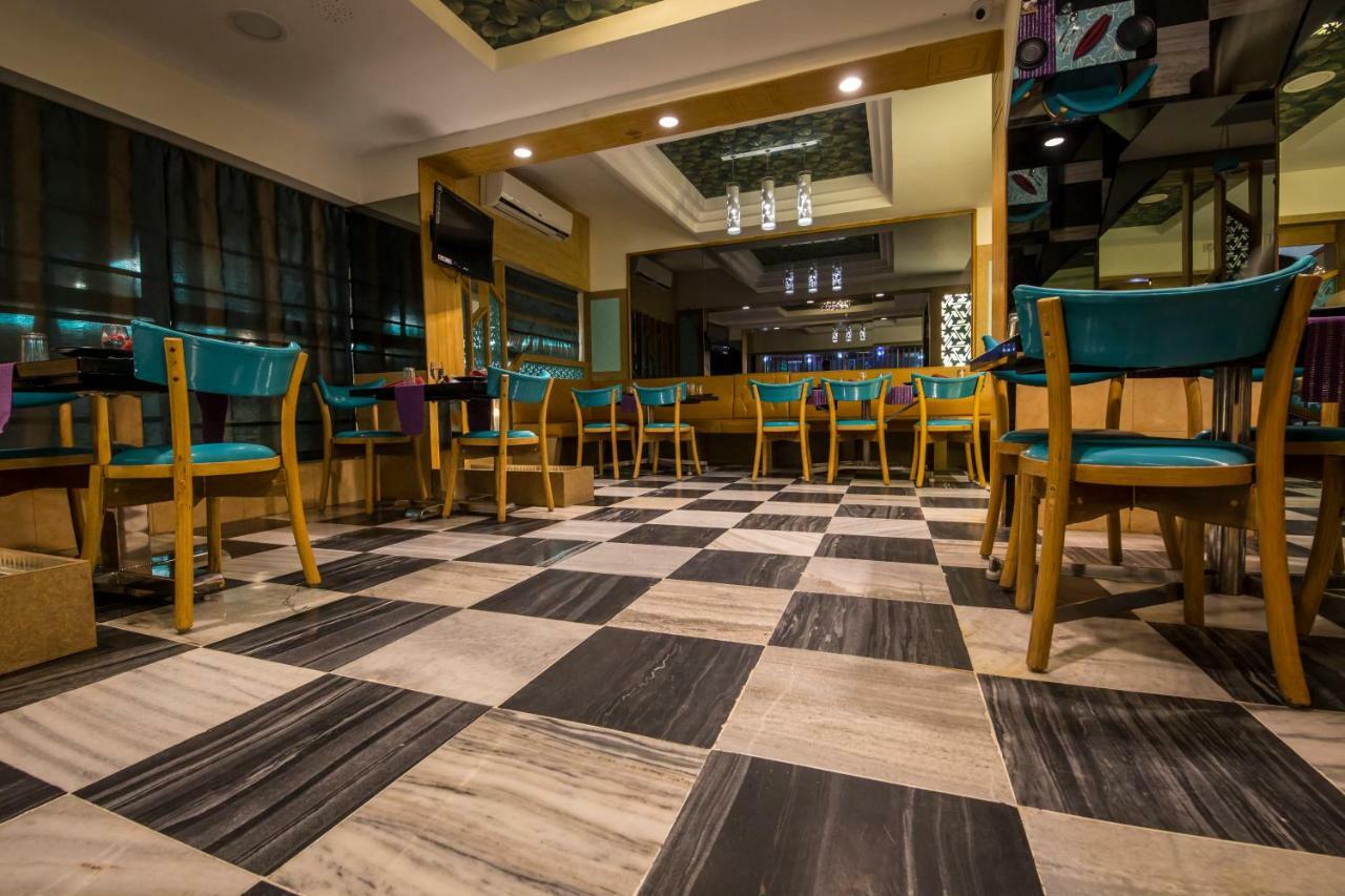 Hotel Aryaas Palayankottai Екстериор снимка